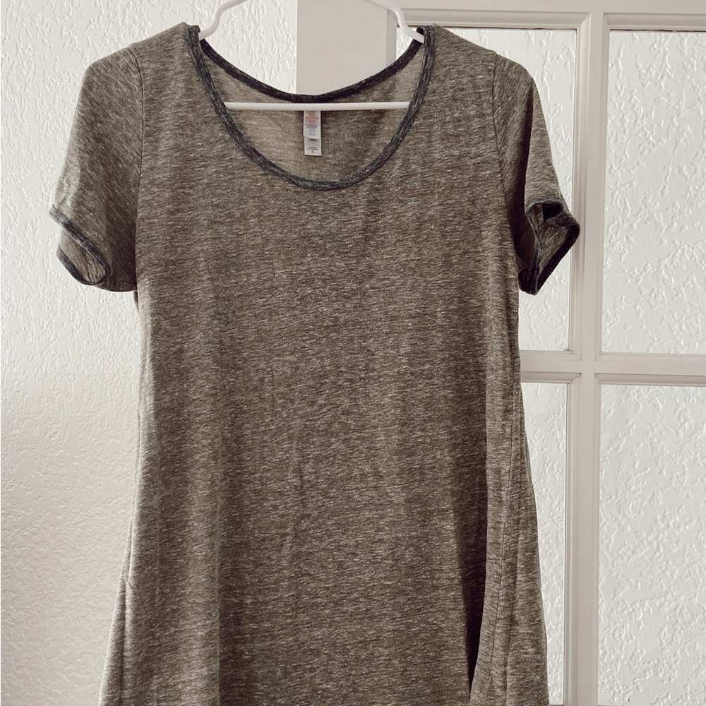 Lularoe size small long shirt